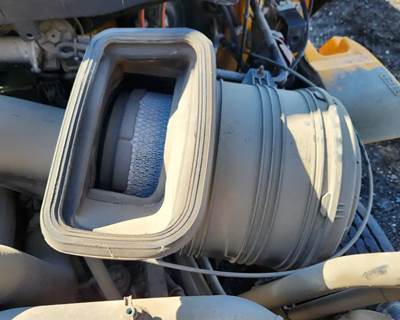 International WorkStar 7500 Left Air Cleaner / Air Filter Housing