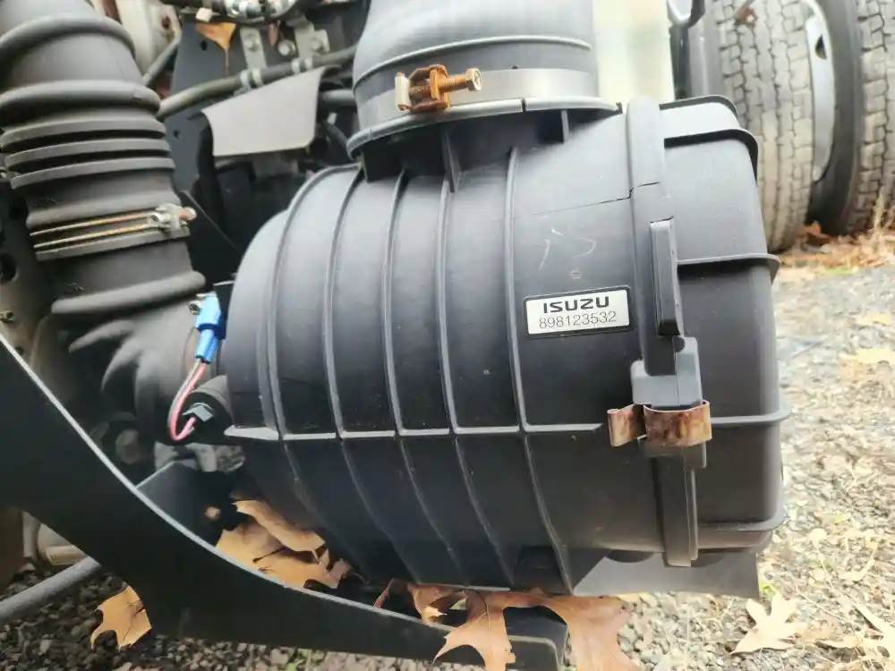 2017 Isuzu NPR Right Air Cleaner / Air Filter Housing For Sale Elkton