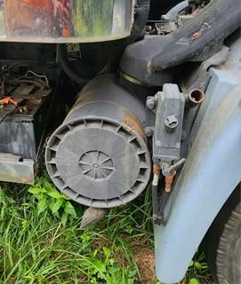 Kenworth K300 Right Air Cleaner / Air Filter Housing