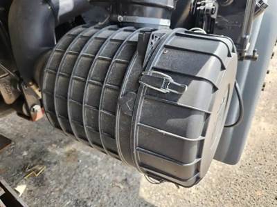 Kenworth K370 Right Air Cleaner / Air Filter Housing