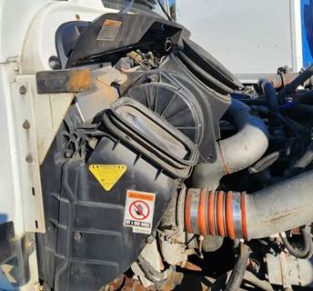 Kenworth T300 Right Air Cleaner / Air Filter Housing