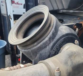 Kenworth T300 Right Air Cleaner / Air Filter Housing