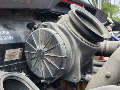 Kenworth T300 Right Air Cleaner / Air Filter Housing