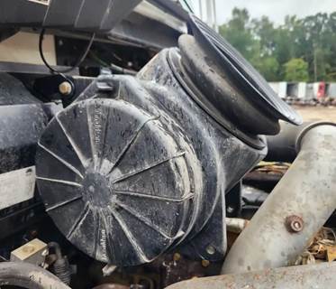 Kenworth T300 Right Air Cleaner / Air Filter Housing