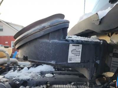 Kenworth T680 Air Cleaner / Air Filter Housing