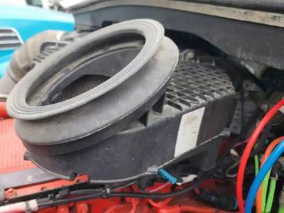 Kenworth T680 Air Cleaner / Air Filter Housing