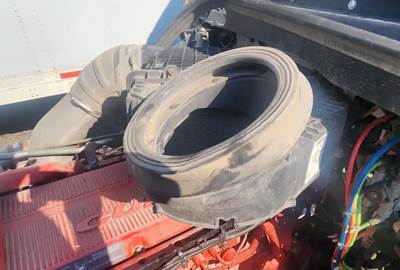 Kenworth T680 Left Air Cleaner / Air Filter Housing