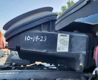 Kenworth T680 Left Air Cleaner / Air Filter Housing