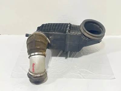 Kenworth T680 Left Air Cleaner / Air Filter Housing