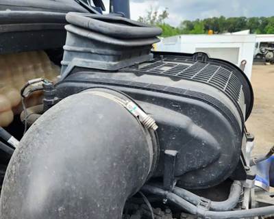 Kenworth T680 Air Cleaner / Air Filter Housing