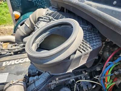Kenworth T680 Air Cleaner / Air Filter Housing