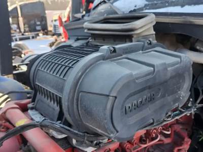 Kenworth T680 Air Cleaner / Air Filter Housing