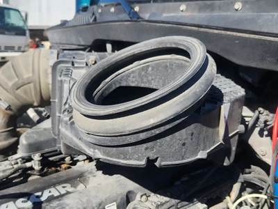 Kenworth T680 Air Cleaner / Air Filter Housing