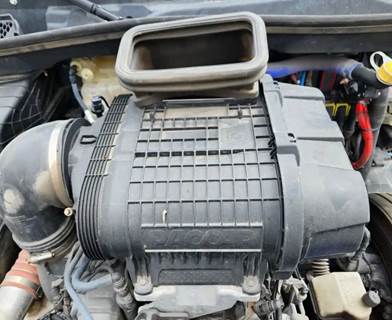 Kenworth T680 Air Cleaner / Air Filter Housing