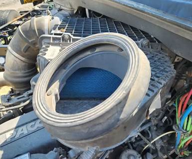 Kenworth T880 Air Cleaner / Air Filter Housing