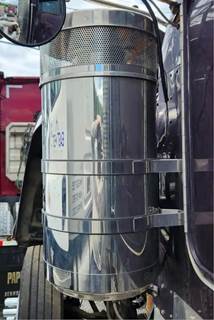 Kenworth W900 Left Air Cleaner / Air Filter Housing