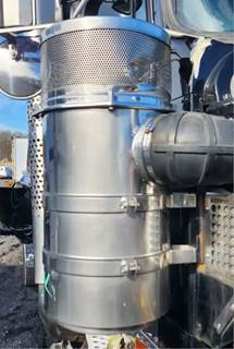 Kenworth W900 Right Air Cleaner / Air Filter Housing