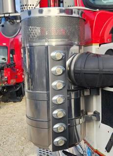Kenworth W900 Right Air Cleaner / Air Filter Housing