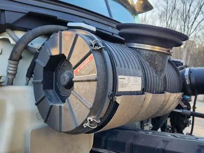 Mack Anthem Right Air Cleaner / Air Filter Housing