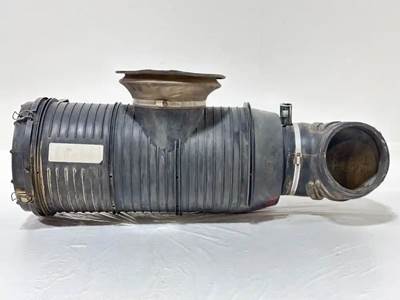 Mack Granite CV713 Right Air Cleaner / Air Filter Housing for a 2004 Mack CV713 Granite