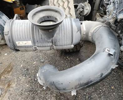 Mack Granite GU533 Right Air Cleaner / Air Filter Housing for a 2018 Mack GU533