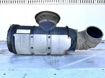 Mack Granite GU713 Right Air Cleaner / Air Filter Housing for a 2008 Mack GU713