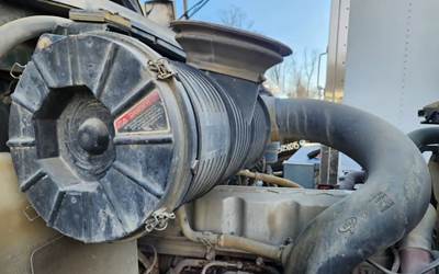 Mack Granite GU813 Right Air Cleaner / Air Filter Housing for a 2017 Mack GU813