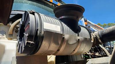 Mack Pinnacle Right Air Cleaner / Air Filter Housing