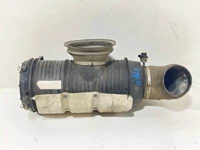 Mack Pinnacle CHU613 Right Air Cleaner / Air Filter Housing for a 2013 Mack CHU613