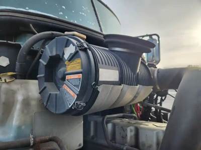 Mack Pinnacle CXU612 Right Air Cleaner / Air Filter Housing for a 2009 Mack CXU612