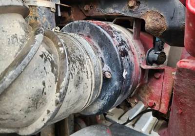 Mack Titan TD713 Left Air Cleaner / Air Filter Housing for a 2010 Mack TD713