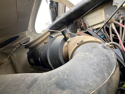 Mack Vision CXN613 Right Air Cleaner / Air Filter Housing