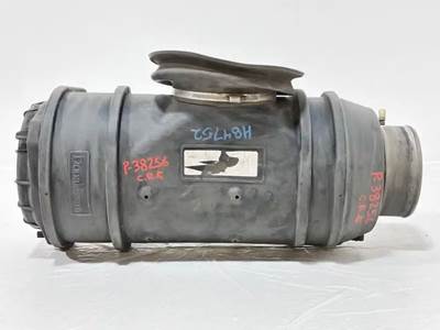 Mack Vision CXN613 Right Air Cleaner / Air Filter Housing for a 2005 Mack CXN613