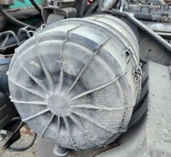 Mitsubishi FM65F Right Air Cleaner / Air Filter Housing