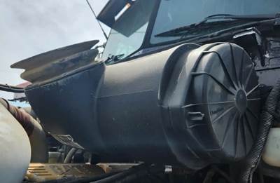 Peterbilt 357 Left Air Cleaner / Air Filter Housing