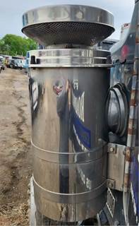 Peterbilt 379 Left Air Cleaner / Air Filter Housing