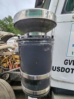 Peterbilt 379 Left Air Cleaner / Air Filter Housing