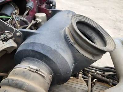 Peterbilt 385 Left Air Cleaner / Air Filter Housing