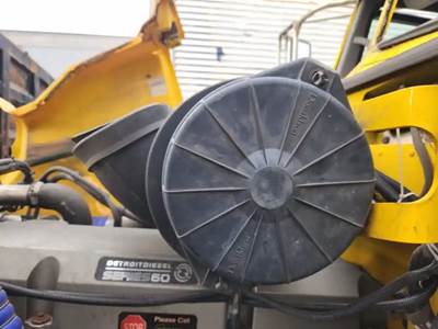 Peterbilt 389 Air Cleaner / Air Filter Housing