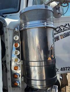 Peterbilt 389 Left Air Cleaner / Air Filter Housing