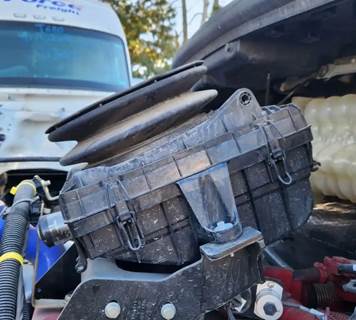 Peterbilt 536 Right Air Cleaner / Air Filter Housing