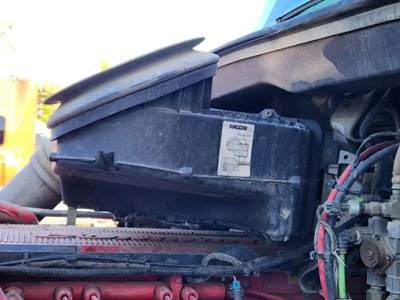 Peterbilt 567 Air Cleaner / Air Filter Housing