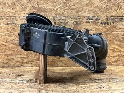 Peterbilt 579 Air Cleaner / Air Filter Housing