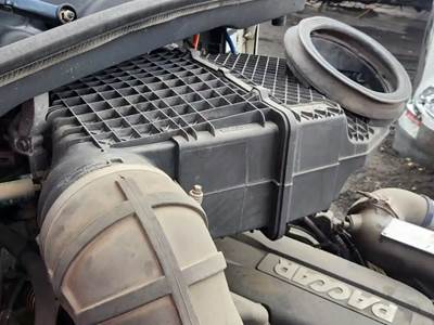 Peterbilt 579 Air Cleaner / Air Filter Housing