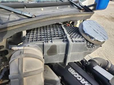Peterbilt 579 Air Cleaner / Air Filter Housing