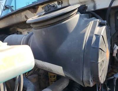 Sterling L7500 Left Air Cleaner / Air Filter Housing