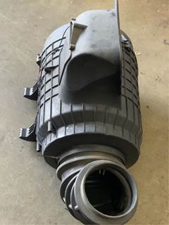 Volvo VNL Air Cleaner / Air Filter Housing