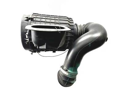 Volvo VNL Right Air Cleaner / Air Filter Housing