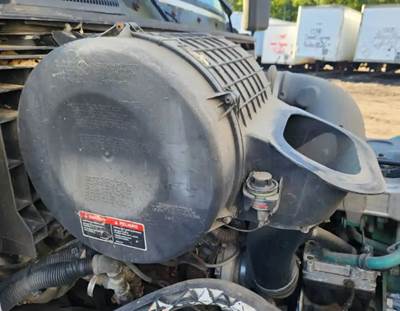 Volvo VNL Right Air Cleaner / Air Filter Housing