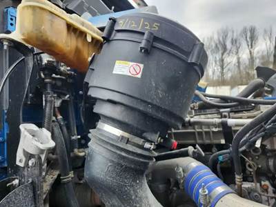 Western Star 4700 Right Air Cleaner / Air Filter Housing